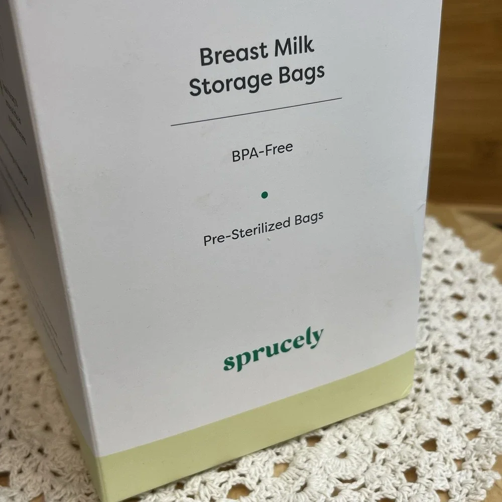 Sprucely Breast Milk Storage Bags 8 oz / 240ml 300 Count Brand New Sealed